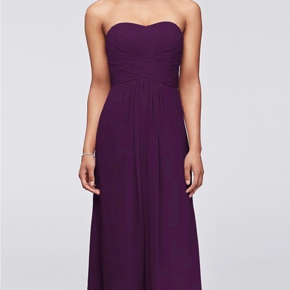 DAVID'S BRIDAL long strapless chiffon plum dress w/ pleated bodice.‌‌‌‌‌‌‌‌‌‌‌‌‌